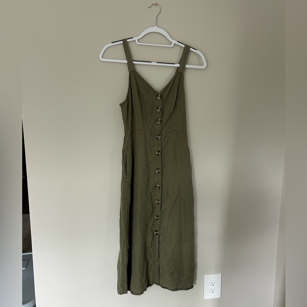 Green midi dress